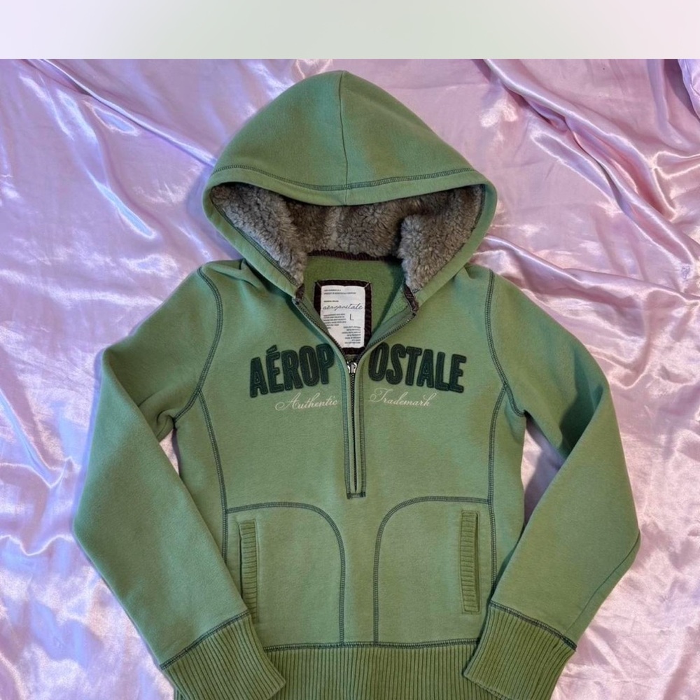 Aeropostale Olive Green Hoodie with Plush Lining